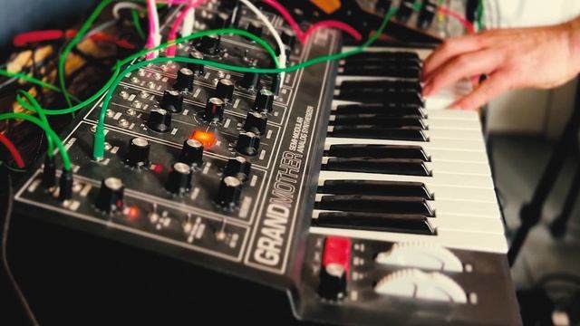 Back to the Mud - Moog Semi Modular Jam смотреть онлайн