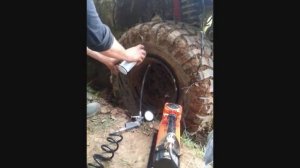 Бортировка колеса взрывом