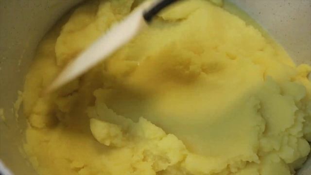 FINNISH SWEDISH MASHED POTATO WITH VEGGIE BALLS & LINGONBERRY JAM - #finnishfood #scandinavianfood смотреть онлайн