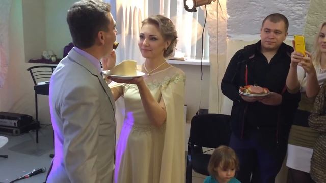 Разрезание торта смотреть онлайн