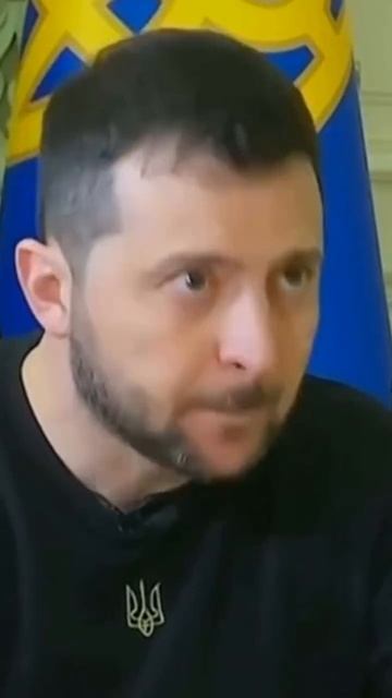Весь мир замечает наркозависимость этого чела. Но Украинцы к сожалению не замечают !!!