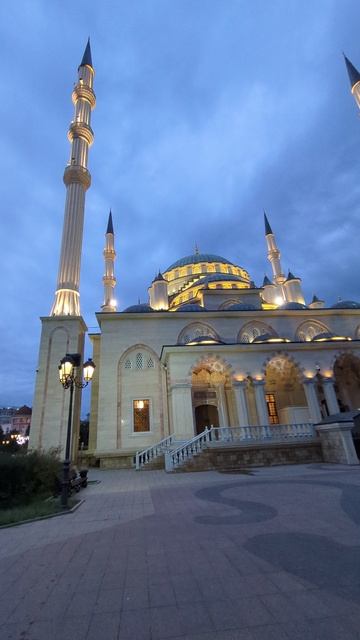Вечерняя Мечеть Сердце Чечни: магия огней Грозного