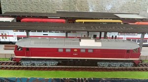 Review of PIKO BR 130 diesel locomotive (model 59740-2)