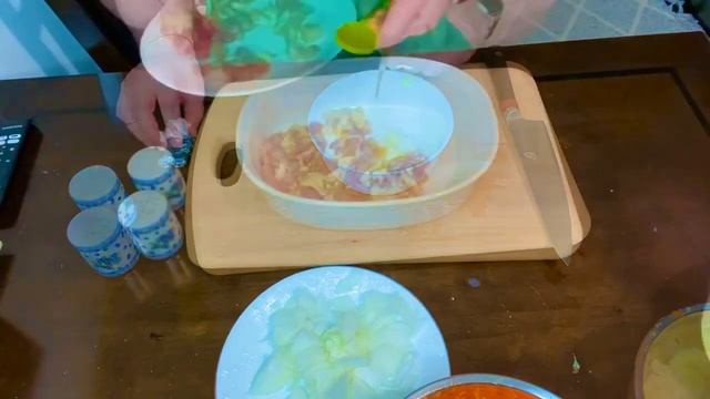 ЗАПІКАЮ КАПУСТУ В ДУХОВЦІ  З КУРКОЮ І СИРОМ В СМЕТАНІ ЦЕ Є ДІЄТАЧНА СТРАВА💛💙