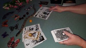Как живет он /она с соперницей или соперником? Что у них происходит? Таро расклад