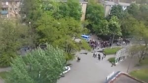 Начало стрельбы в Мариуполе на День Победы