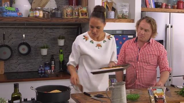 Roast Pumpkin and Lamb Soup | Good Chef Bad Chef S8 E49 смотреть онлайн