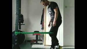 Разгибание ноги с резинкой под коленом