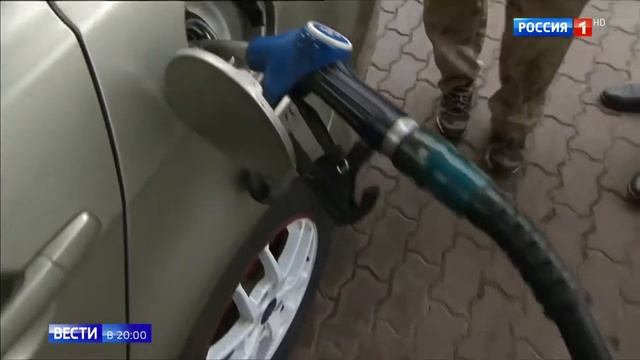 Как автозаправки надоливают бензин смотреть онлайн