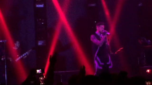 Adam lambert live смотреть онлайн