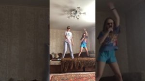 КЛИП НА ПЕСНЮ «мама мне купила слайм». feat с « мульти варик ТВ»