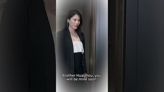 【完整版结局】姜晚在路邊撿了對龍鳳胎，稀裏糊塗被倆萌娃哄去和他們爹地領了證，本想湊合過日子，卻不料對方竟是那個傳聞中不近女色的京圈新貴盛淮舟，婚後把她圈在懷裏夜夜索吻纏情！#熱播短劇#甜寵#先婚後愛