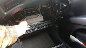 Замена масла в передней  раздатке Mitsubishi Outlander 2.2  дизель / Замена масла в моторе