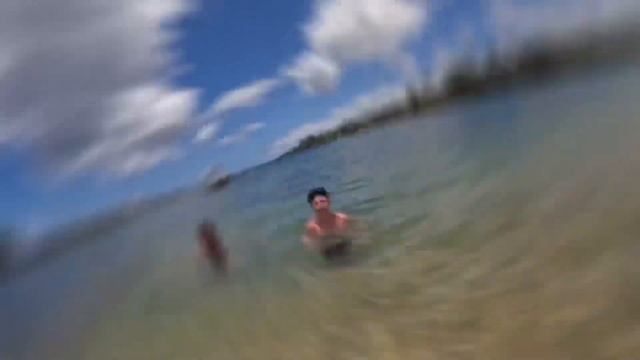 Kauai Hawaii 07/2023 Мы всегда купаемся втроем. #trending смотреть онлайн