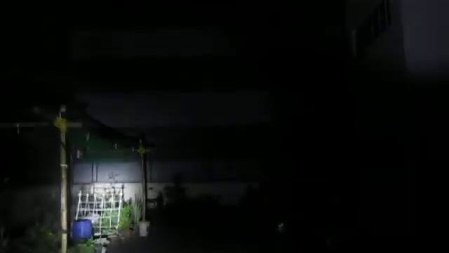 Amutorch Yootoo SD2 (SST20 6500k) vs Manta Ray S21 (SST20 6500k) beam compare смотреть онлайн