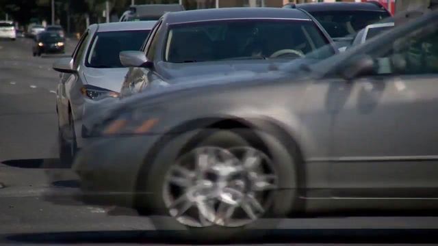 Fleeing suspect ran light, causing Sunday's fatal crash that closed Tropicana and Eastern смотреть онлайн