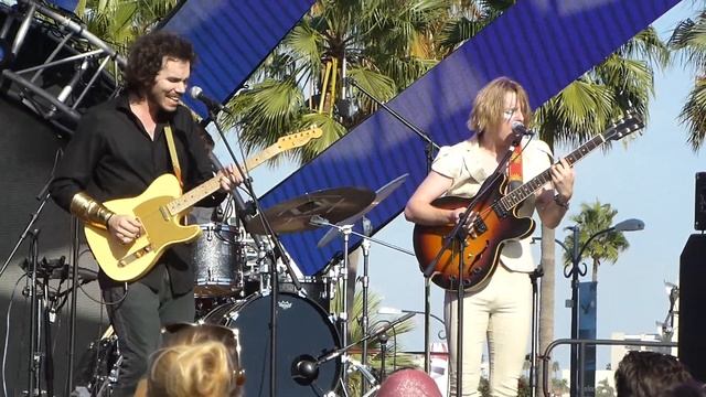 Diane Coffee - LIVE - MUSIC TASTES GOOD 2017 смотреть онлайн