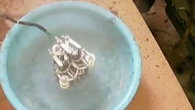 極のみの実験.MP4