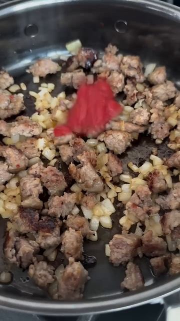 Creamy Sun-Dried Tomato Pesto and Sausage Pasta смотреть онлайн