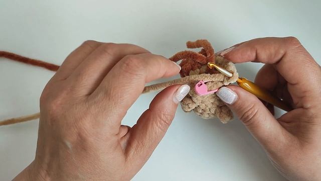 МК вязаная крючком плюшевая собачка мопсик, вязаный брелок крючком, амигуруми крючком. смотреть онлайн