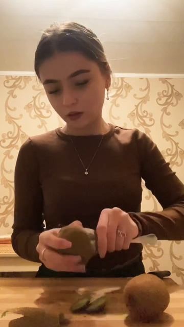 Вариант перекуса☺️🥝 #перекус #киви #фрукты #рекомендации #подпишись #shorts смотреть онлайн