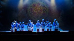 Детское объединение "Ростов-град" (ансамбль ложкарей)
Номер "Русская зима"
Театр