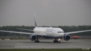 Boeing 777 TRANSAERO Airlines EI-UNP