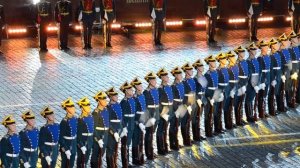 Рота почётного караула выступает на Красной Площади