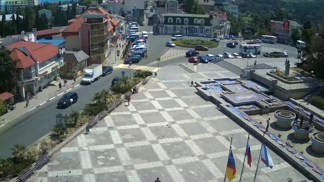 Вебкамера "Площадь Советская". Запись 21.06.2018 14:00:04 смотреть онлайн