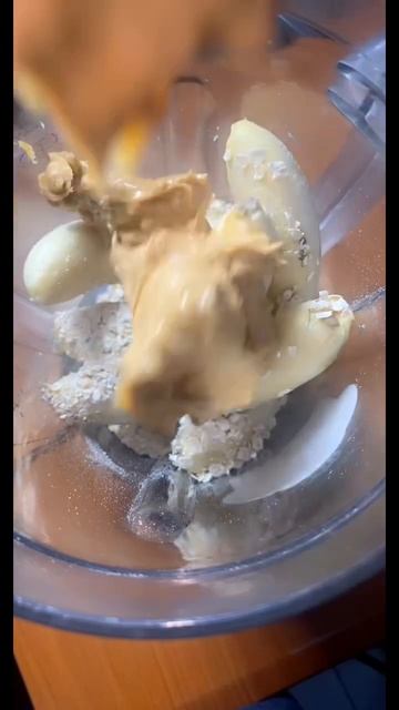 How to make banana oat meal smoothie for weight gain #shorts смотреть онлайн