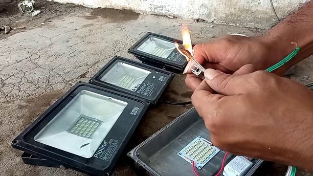 CARA MEMPERBAIKI LAMPU SOROT LED 50 WATT смотреть онлайн