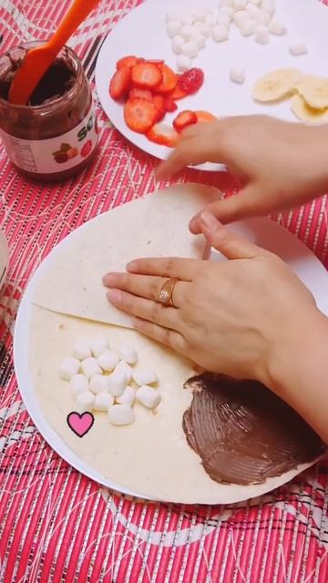Viral Tortilla Wrap Hack | Life Changing Tortilla Wrap hack | Dessert wrap #shorts смотреть онлайн