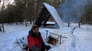 В лесной домик кормить птиц. Лесная обитель. Шкура убитого лося. Капкан на куницу. Свиная нога.