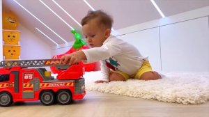 Ники хочет быть Хорошей Няней для Сени