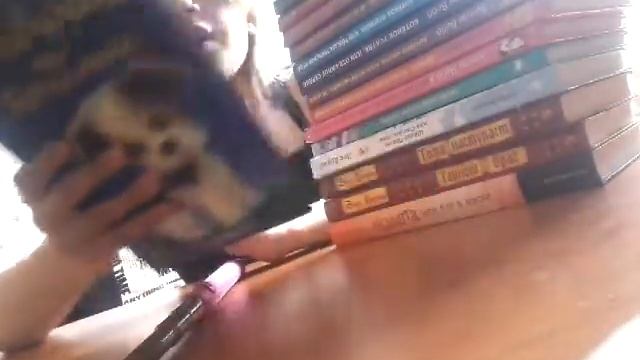 Моя коллекция книг очень большая я таже незнаю куда их убирать они занемают много места всем пока❤💋 смотреть онлайн