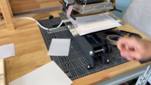 Как сделать тиснение фольгой на прессе для тиснения #тиснение #конверт #handmade