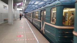 Встреча 81-717.5/714.5 (ЛВЗ) и 81-717.5М/714.5М "Номерной" (ММЗ)