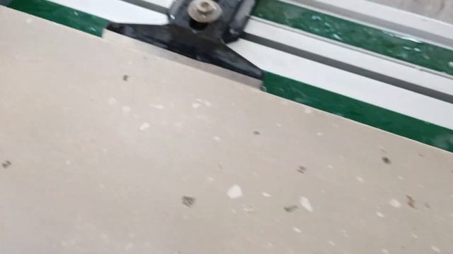 Как быстро выставить плитку под заусовку на любом электрическом плиткорезе