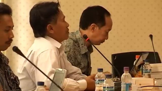 Dr Ir Iyas Munawar, M смотреть онлайн