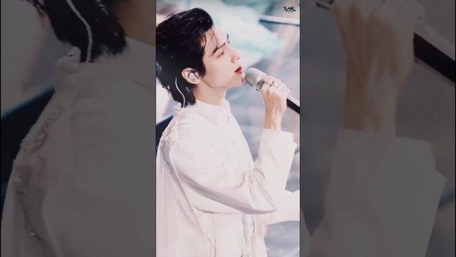 Песня ЮньСи на Гала-концерте #ЛоЮньСи #LoYunxi #LeoLuo #罗云熙 #Lo #Yunxi #yunxiluo