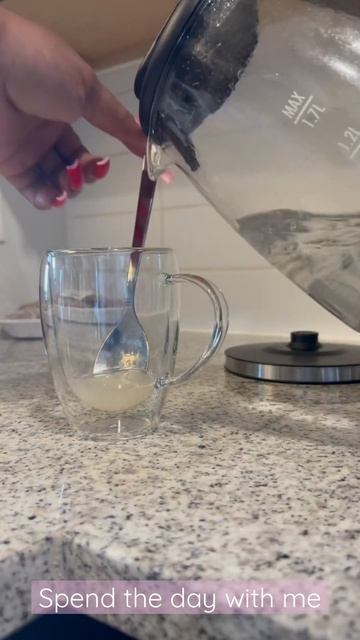 Spend the day with… I did not eat those cupcakes lol #dailyvlog #healthylifestyle #healthyfood смотреть онлайн