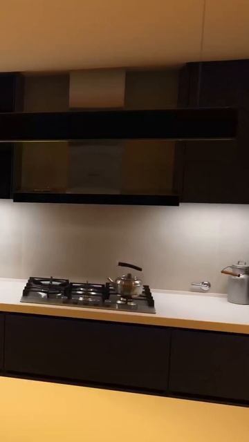 Cocina grafito con puertas de vidrio negro #kitchen #design #shorts смотреть онлайн