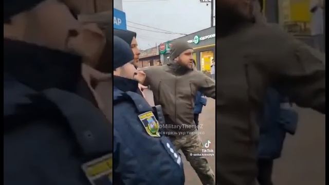 Людоловы крутят мешканца. Прохожие отбили людину!