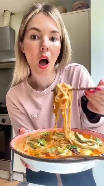 Day 64 of 100: Speedy Spicy Coconut Noodles #ramen #noodles #soup смотреть онлайн