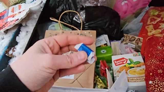 ЧУДЕСНЫЙ НОВОГОДНИЙ ВЫБРОС СЛАДКОЕЖКИ. #dumpsterdiving #МУСОРКИ #НАХОДКИ смотреть онлайн