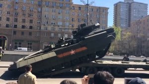 Как отбуксировали танк с красной площади!