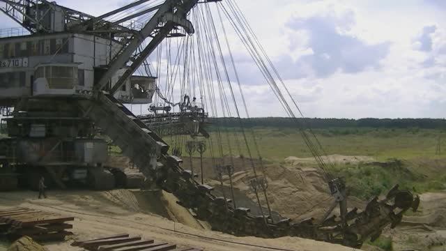 Воскресенский абзетцер - многоковшовый цепной экскаватор TAKRAF ERs 710 часть 2 смотреть онлайн