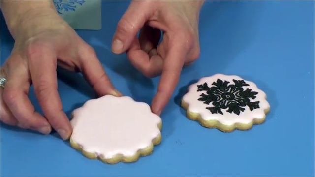 Basic Techniques for using Culinary Stencils | Decorating Tips смотреть онлайн