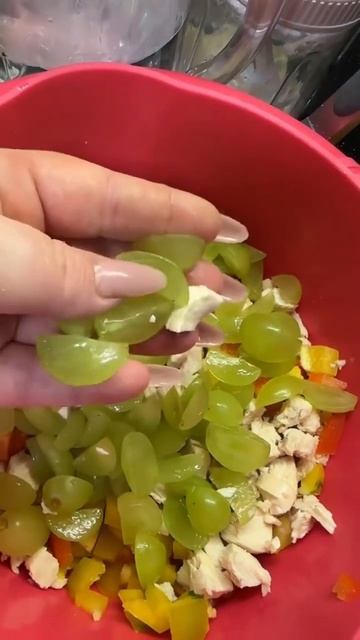 Безумно вкусный #салат ,хоть и с необычным сочетанием.У меня его все обожают #рецепты #рекомендации смотреть онлайн