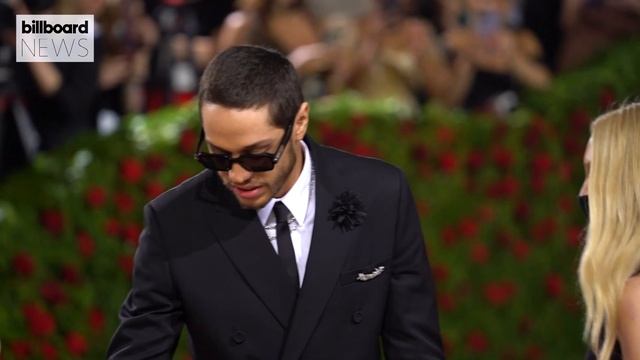 Miley Cyrus & Dolly Parton To Host Epic NYE Bash Together | Billboard News смотреть онлайн